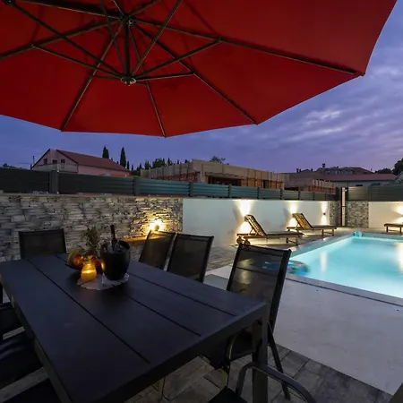 Peaceful Blooming With Pool Villa